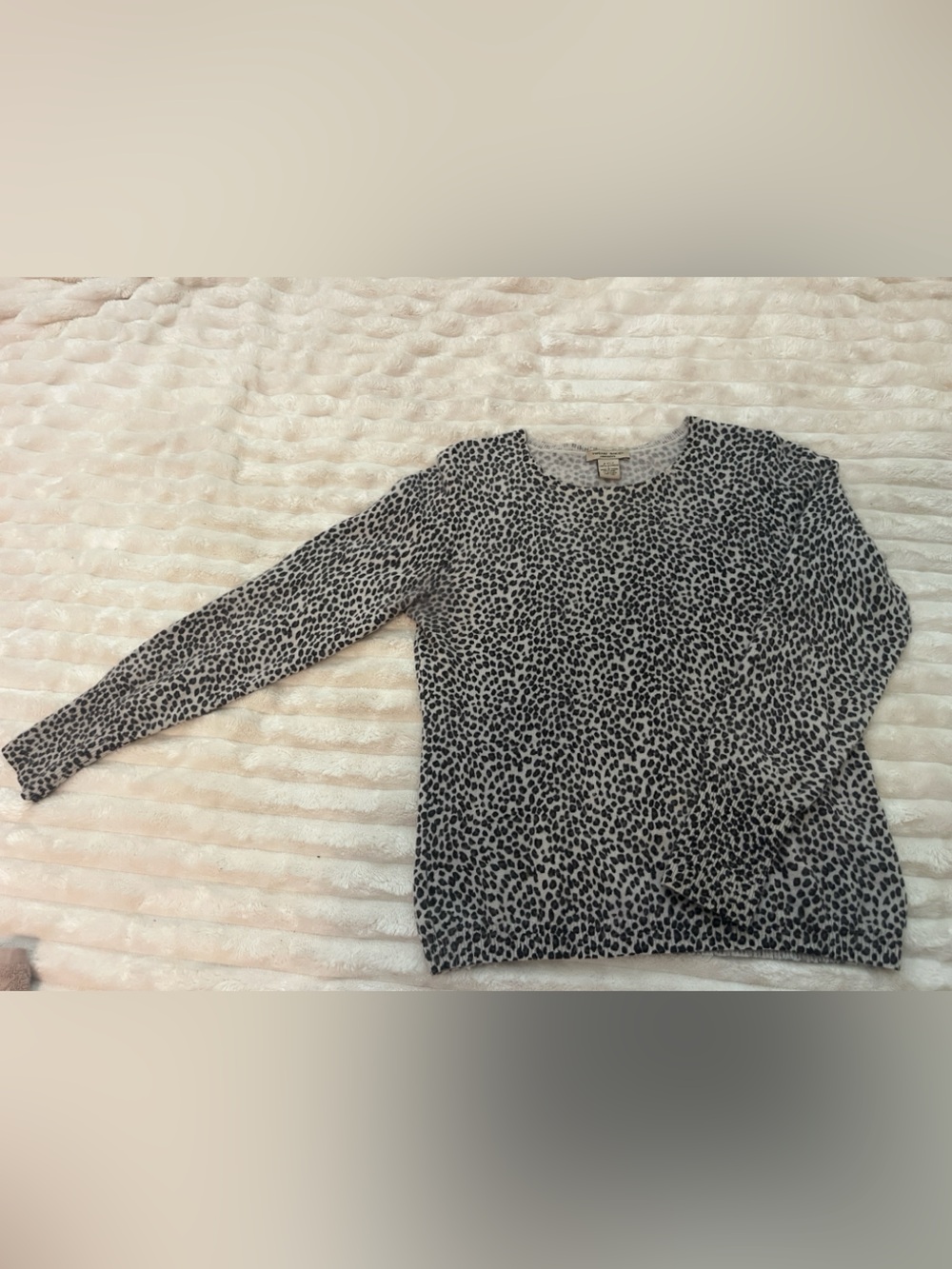 100% 2-plyCashmere Vertical Design Leopard Women's Sweater- Fits like Medium